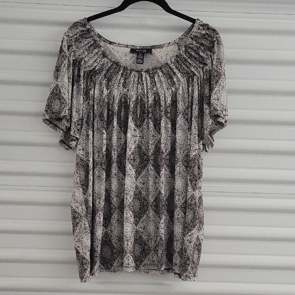 Style & Co. Black & White Printed Scoop Neck Blouse